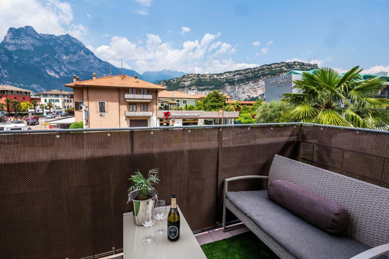 Sun Apartment Torbole Sul Garda Exterior foto